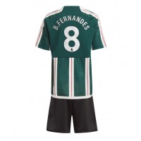 Fotballdrakt Barn Manchester United Bruno Fernandes #8 Bortedraktsett 2023-24 Kortermet (+ Korte bukser)